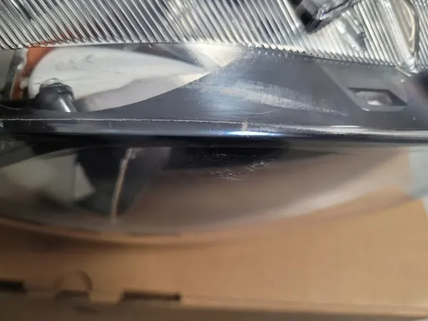 FARO IZQUIERDO HYUNDAI IX35 921012S620 image 2