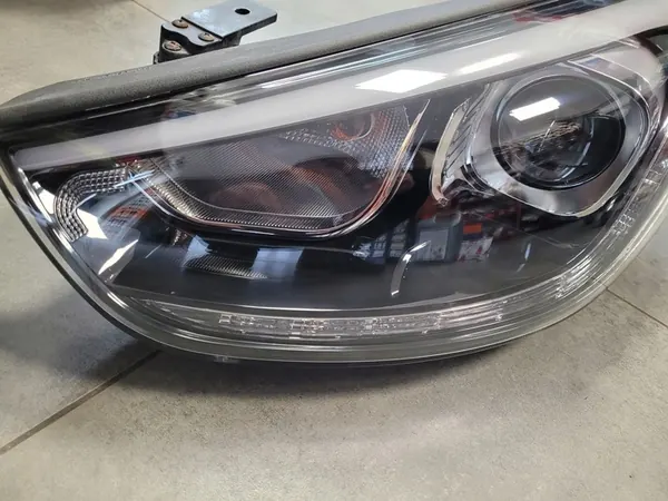 FARO IZQUIERDO HYUNDAI IX35 921012S620 image 6