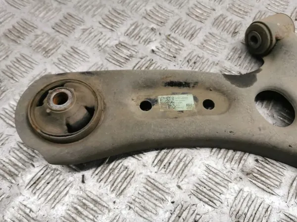 Hyundai Kona I 2020 Braccio di controllo anteriore destro OEM image 5
