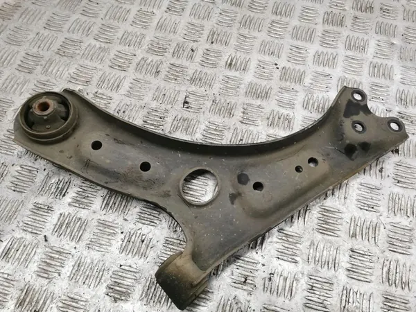 Hyundai Kona I 2020 Braccio di controllo anteriore destro OEM image 6