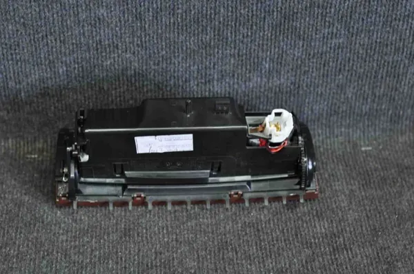 VW Touareg (7P5) Aschenbecher OEM 7P1863071A - Gebraucht image 3