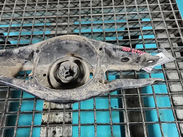 Braccio di Controllo Posteriore Inferiore Destro Skoda Superb III image 2