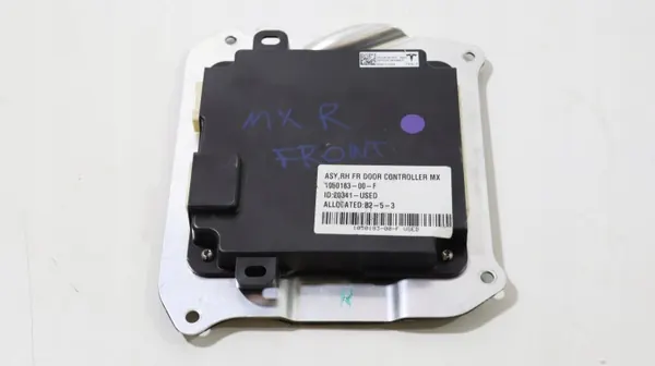 Tesla X 2015 Rechter Voordeur Controller Module 1050183-00-F image 2