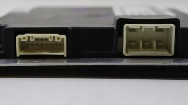 Tesla X 2015 Rechter Voordeur Controller Module 1050183-00-F image 3