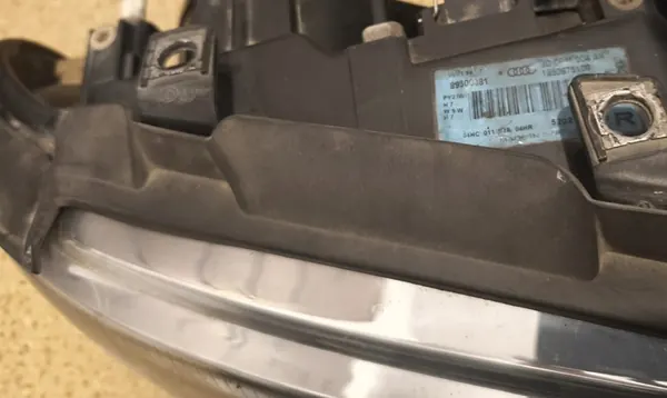 AUDI A4 B5 Faro Derecho 8D0941004AK image 10