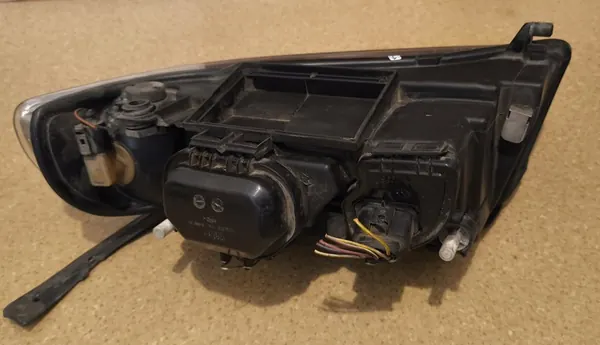 AUDI A4 B5 Faro Derecho 8D0941004AK image 6