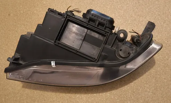 AUDI A4 B5 Faro Derecho 8D0941004AK image 7