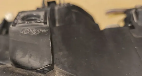 AUDI A4 B5 Faro Derecho 8D0941004AK image 8