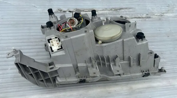 Linker Koplamp Mercedes C-Klasse 202 Lift A2028202961 image 6