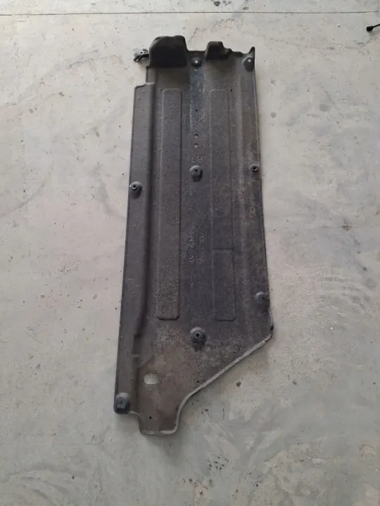 OEM 84215-H8100 Bouclier Dessous Gauche Kia Rio IV image 2