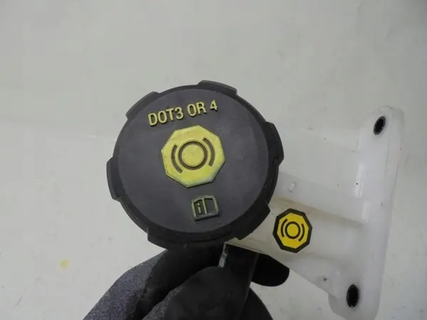 Bromsvätskebehållare OEM 59151-G2000 för Kia Niro image 5