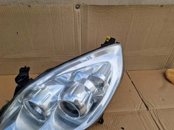 2005 Opel Vectra Faro Delantero 93192377 image 2