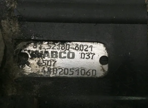 Válvula de relé MAN OEM 81521806021 - Usada image 6