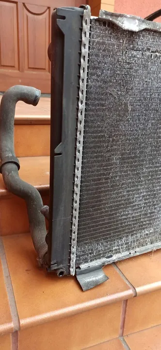 Mercedes-Benz Vattensradiator för W124 2.3E image 9