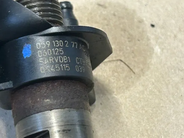 Injetor AUDI A4 B7 A6 C6 2.7 TDI 059130277AC image 3