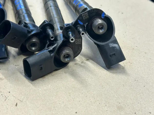 Injetor AUDI A4 B7 A6 C6 2.7 TDI 059130277AC image 5