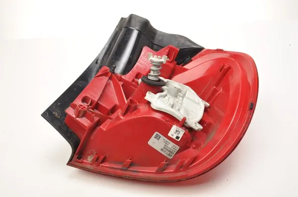 MERCEDES W156 LUZ TRASERA IZQUIERDA A1569060758 image 4