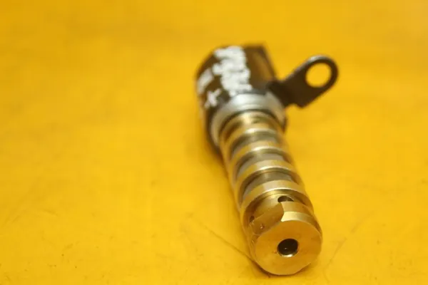 Sensor de árvore de cames usado OEM 52B70002302P Kia image 4