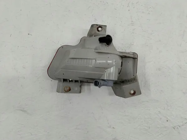 Lanterna de neblina traseira esquerda Opel Zafira C image 2