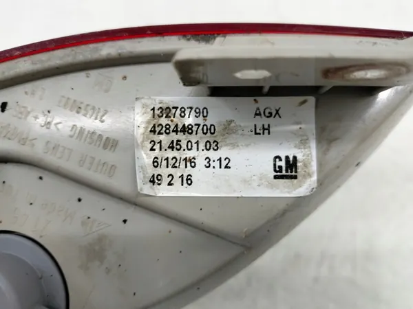 Lanterna de neblina traseira esquerda Opel Zafira C image 3