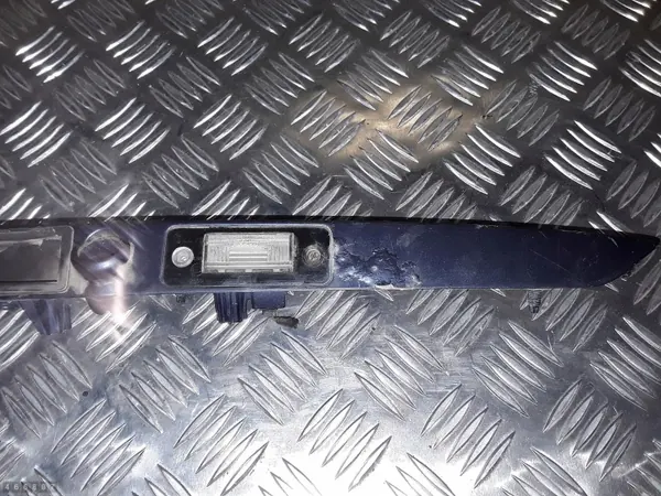 Luz da placa traseira Audi A8 OEM 4E0827576 image 4