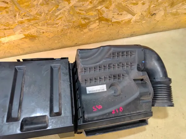 Caixa Filtro Ar Volvo OEM 30677532 - Usado image 3