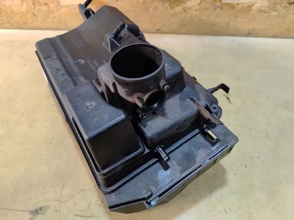 Caixa Filtro Ar Volvo OEM 30677532 - Usado image 6