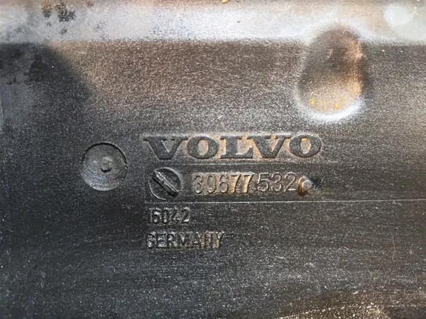 Caixa Filtro Ar Volvo OEM 30677532 - Usado image 7