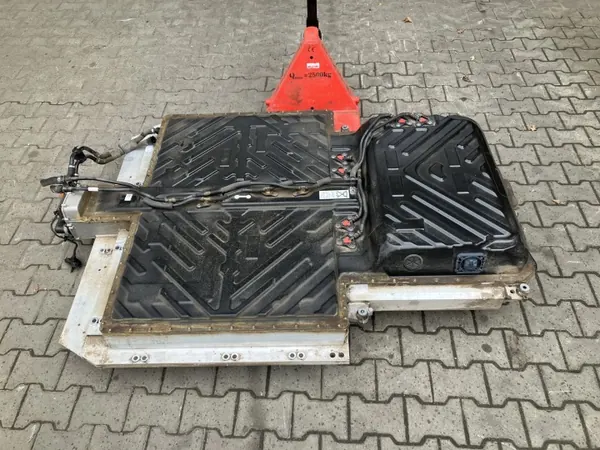 Mercedes-Benz Akku OEM A2433400703 188Ah Käytetty image 2