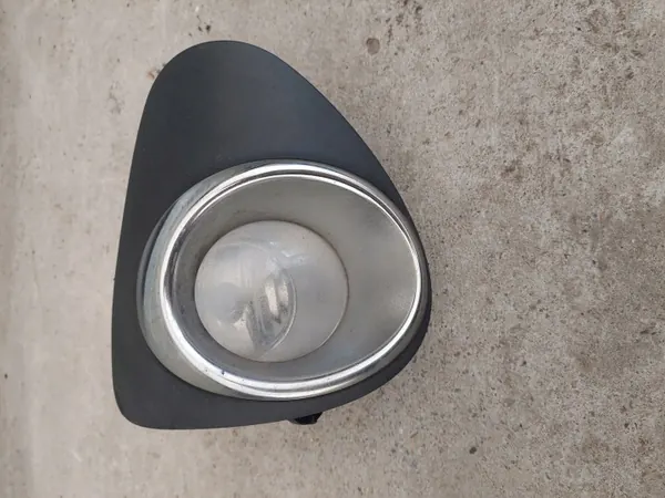 Toyota Avensis T27 Halogenrahmen OEM - Rechte Seite image 2