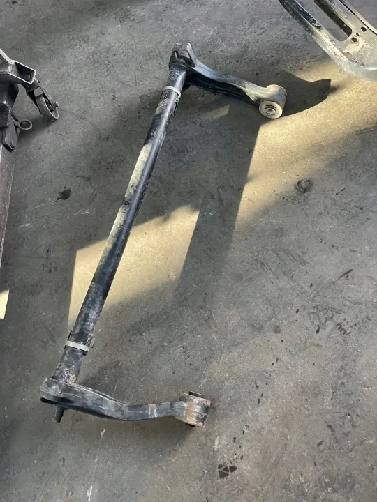 Poutre d'inclinaison suspension cabine MAN TGX OEM 81417156016 image 2