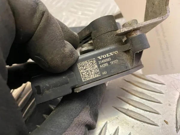 Volvo OE 32246988 Bakluftfjädringsnivåsensor image 3