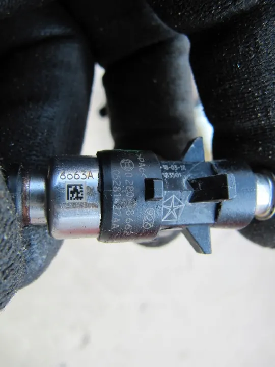 CHRYSLER PACIFICA 17- 3.6 Iniettore di carburante OEM 05281427AA image 5