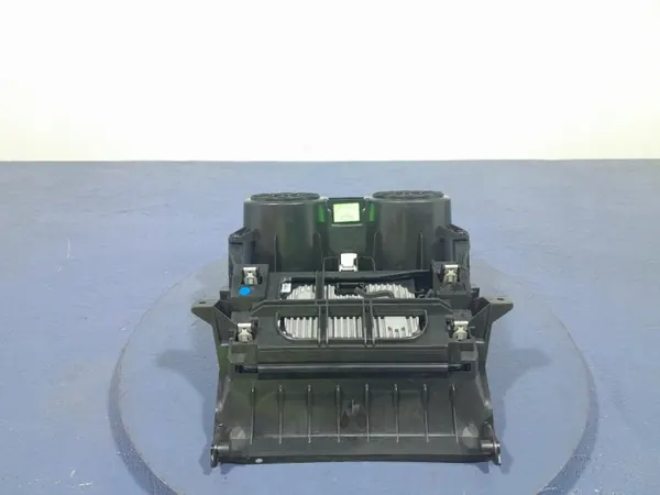 BMW OEM 6834298 Bekerhouder Lader voor 2-serie F44/F40 image 4