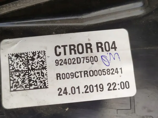 Lámpara trasera derecha Hyundai Tucson III Lift OEM 92402D7500 image 4