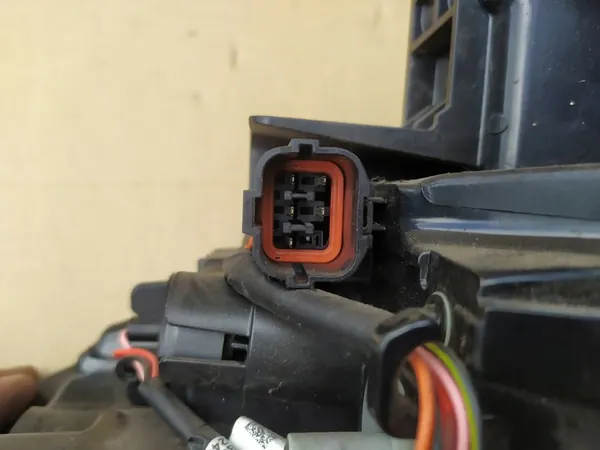 Lámpara trasera derecha Hyundai Tucson III Lift OEM 92402D7500 image 5