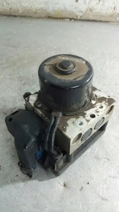 Pompe ABS d'occasion OEM 9472095 pour Volvo V70 I image 2