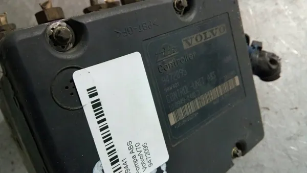 Pompe ABS d'occasion OEM 9472095 pour Volvo V70 I image 3