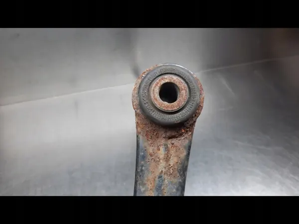 Braccio di Controllo Anteriore Destro Volvo V50 S40 C30 C70 image 3