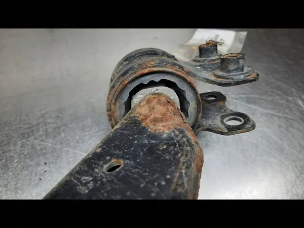 Braccio di Controllo Anteriore Destro Volvo V50 S40 C30 C70 image 4