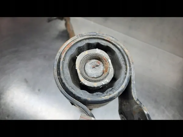 Braccio di Controllo Anteriore Destro Volvo V50 S40 C30 C70 image 5