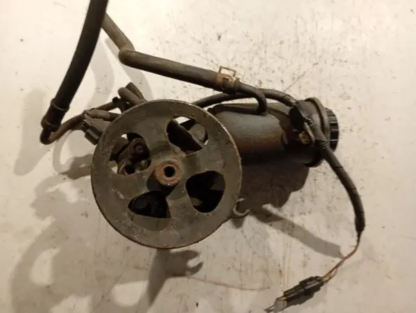 Pompe de direction assistée Toyota Yaris Verso OEM 4431052160 image 3