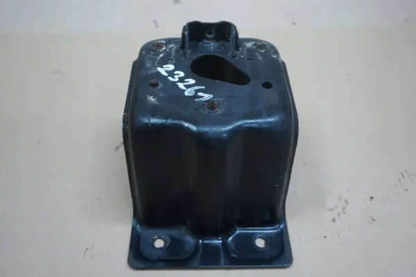 Nissan PATROL Y61 Varaupyörän Kiinnike OEM 2326 image 3