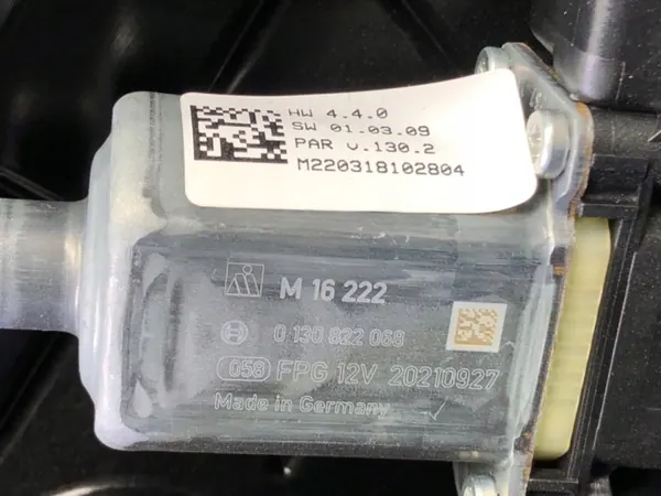 Régulateur de vitre avant droit OEM LORK-994-125157 image 4