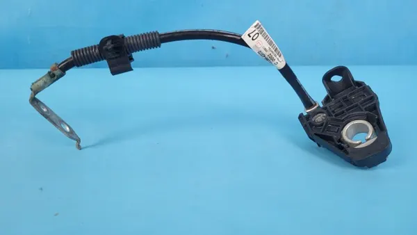 Borne Négative Toyota RAV4 V OEM 82284-42070 image 2