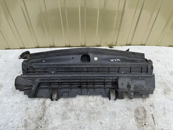 MERCEDES C-KLASA W204 Onderste luchtinlaat image 2