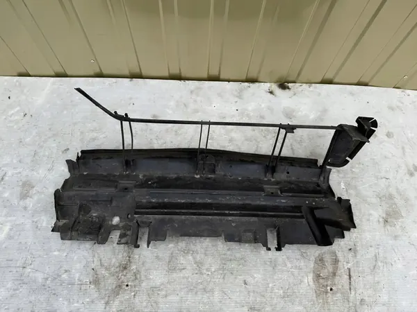 MERCEDES C-KLASA W204 Onderste luchtinlaat image 4