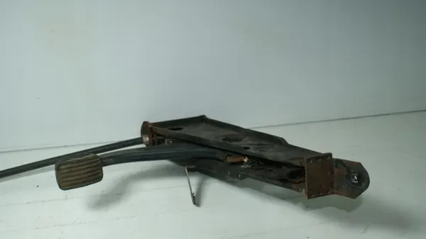 Mercedes R107 SL Handbromspedallänk OEM 1074200184 image 5