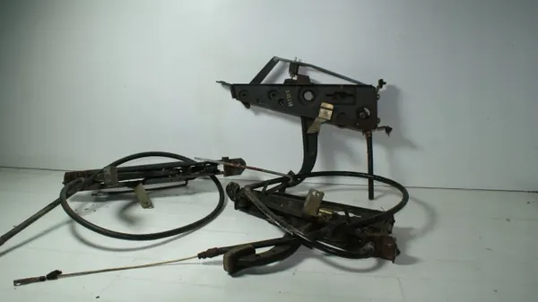 Mercedes R107 SL Handbromspedallänk OEM 1074200184 image 9