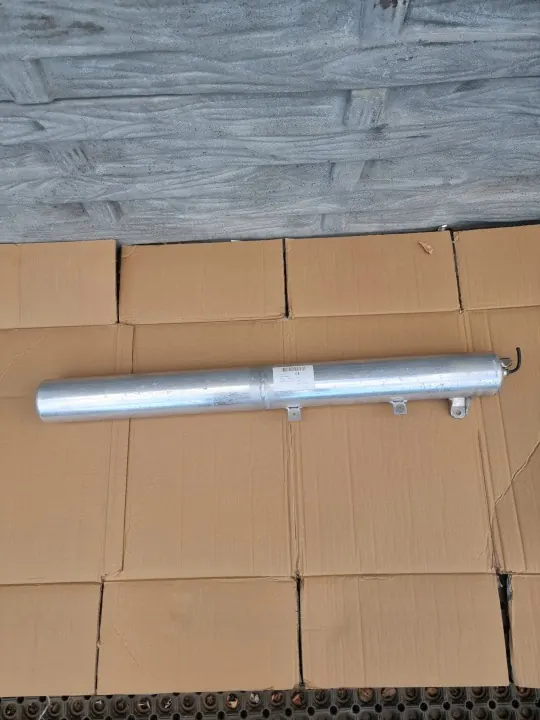Porsche ilmasäiliö OEM 95B616201A Macan 95B:lle image 2